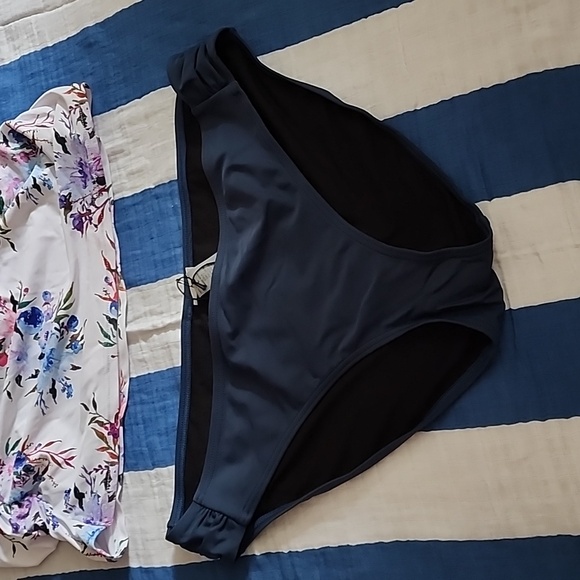 PINKBLUSH maternity Swim set, floral top navy bottom, Size Large, - Picture 9 of 11